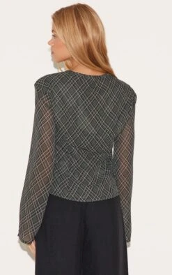 Prettylittlething Green Check Chiffon Tie Front Blouse -Pretty Little Thing Shop 82f651bcba4866d12b07adb23aed221727363627 CNL9821 2 green check chiffon fit front blouse