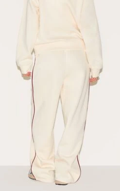 Prettylittlething Cream Wide Leg Contrast Seam Sweatpants 7 Prettylittlething Cream Wide Leg Contrast Seam Sweatpants -Pretty Little Thing Shop 8535b3e2bb9b42f64aa608df939efc3561a626d1 CNM6482 3 cream wide leg contrast seam joggers