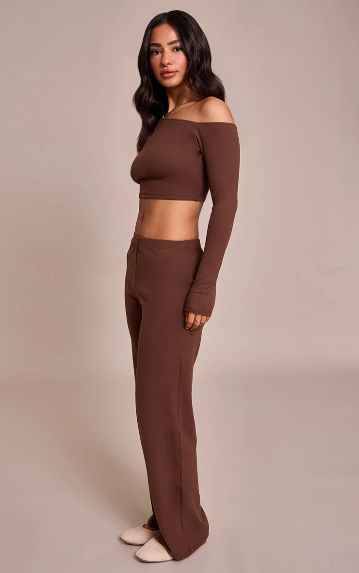 Prettylittlething Petite Chocolate Straight Leg Leggings 2 Prettylittlething Petite Chocolate Straight Leg Leggings - Image 2