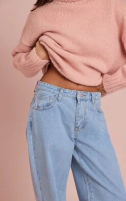 Prettylittlething Light Blue Mid Rise Straight Leg Jeans -Pretty Little Thing Shop 87337b2542440bb39bb7c53a4c84434e06c4ca22 CNM0603 4 light blue mid rise straight leg jeans