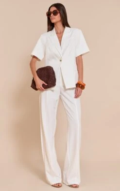 Prettylittlething White Shortsleeve Boxy Single Breasted Blazer -Pretty Little Thing Shop 8b1d6c8d36dbc5ab7a962902fb0134cd2841c5ab CNM5293 3 white shortsleeve boxy single breasted blazer