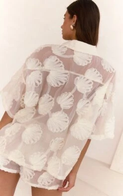 Prettylittlething Cream Sheer Woven Shell Embroidered Boxy Shirt -Pretty Little Thing Shop 8b3d642a4254ddb7161b8d86198328bac11b6337 CNN5777 2 cream sheer woven shell embroidered boxy shirt