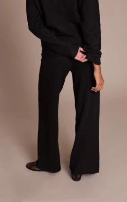 Prettylittlething Black Rib Soft Knit Fold Over Pant 7 Prettylittlething Black Rib Soft Knit Fold Over Pant -Pretty Little Thing Shop 8d01c22f3ab73257716bc34650e27d0a86d33100 CNN7188 3 black rib soft knit fold over trouser