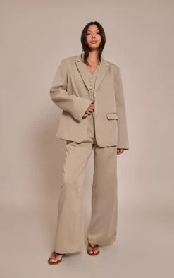 Grey Tailored Woven Oversized Dad Blazer 7 Grey Tailored Woven Oversized Dad Blazer -Pretty Little Thing Shop 92f04d3b8573e36ce8bddbdfe956012d72611614 CNO0668 3 grey tailored woven oversized dad blazer