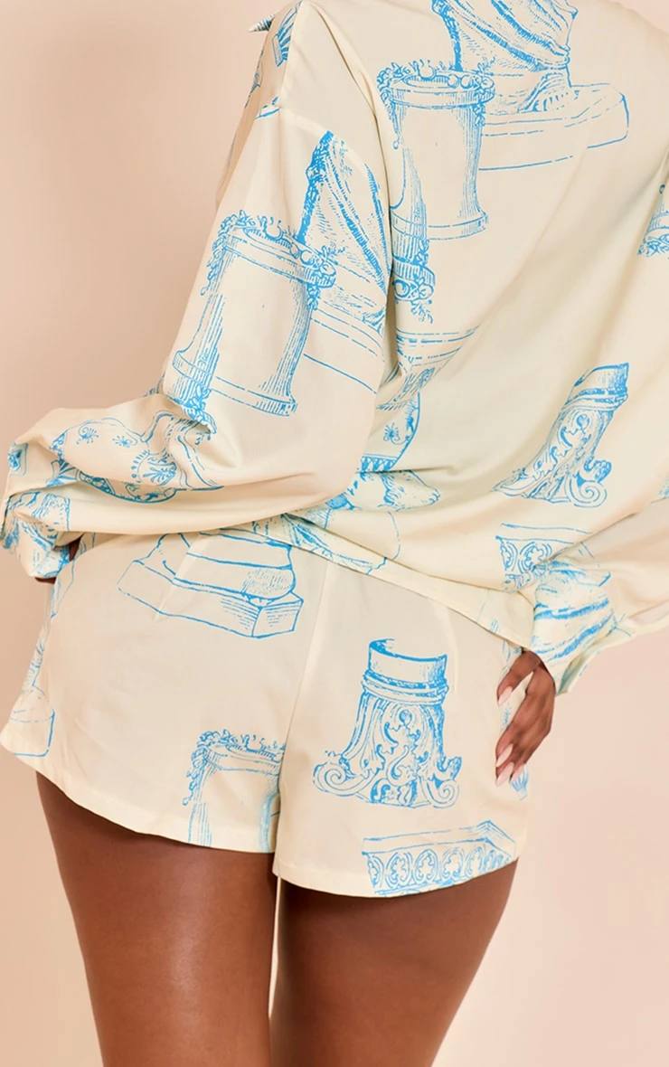 Prettylittlething Butter Cream Abstract Print Woven Tailored Short - Image 3