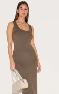 Prettylittlething Olive Basic Simple Maxi Dress 8 Prettylittlething Olive Basic Simple Maxi Dress -Pretty Little Thing Shop 973ef547a1f9fab19f64d0416acf66ac1268192f CNC9498 4 olive basic simple maxi dress