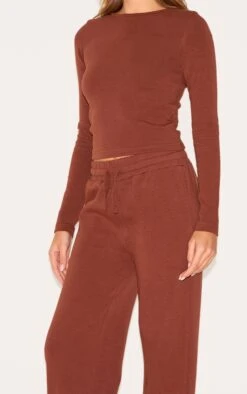 Prettylittlething Chocolate Interlock Wide Leg Split Hem Sweatpants 8 Prettylittlething Chocolate Interlock Wide Leg Split Hem Sweatpants -Pretty Little Thing Shop 983a4d63c09afebabffcd88990028a52f14e856b CNL8060 4 chocolate interlock wide leg split hem joggers