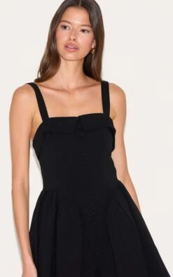 Prettylittlething Black V Waist Button Down Shift Dress 8 Prettylittlething Black V Waist Button Down Shift Dress -Pretty Little Thing Shop 9baf6c67e794840d2144e3f507e4dce33f7a499c CNM1542 4 black v waist button down shift dress