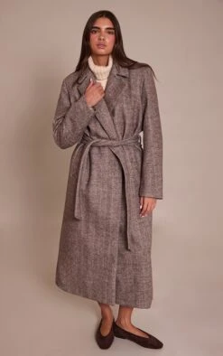 Prettylittlething Brown Herringbone Tie Waist Maxi Coat -Pretty Little Thing Shop a045cfa4371920ac9a548c28de0839bbe6cbc785 CNN8427 3 brown herringbone tie waist maxi coat