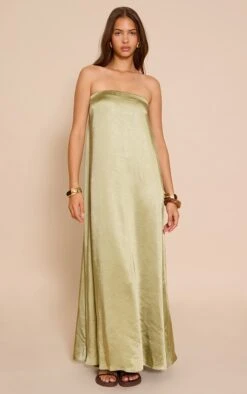 Prettylittlething Green Textured Satin Bandeau Column Dress -Pretty Little Thing Shop a66a2376e4cd235f66ae1d24da89fc1adbcf2cb2 CNN3507 4 green textured sarin bandeau column dress