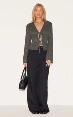 Prettylittlething Green Check Chiffon Tie Front Blouse -Pretty Little Thing Shop abf972ea7906b3104c9d000ce89dac60103f5b44 CNL9821 3 green check chiffon fit front blouse