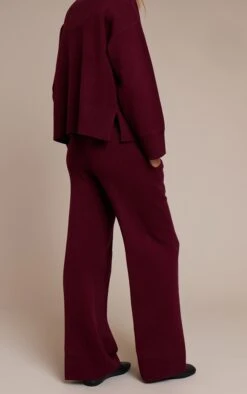 Burgundy Drawstring Wide Leg Knitted Pants -Pretty Little Thing Shop ac2488253a1844e48e77c80a0a1135e7013ec41a CNN9732 3 burgundy drawstring wide leg knitted trousers