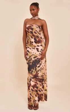 Prettylittlething Pink Printed Bandeau Scarf Detail Maxi Dress -Pretty Little Thing Shop ac5c8f2f3d9d0c9073d3b38378938e2a5cd94a90 CNN2252 3 pink printed bandeau scarf detail maxi dress