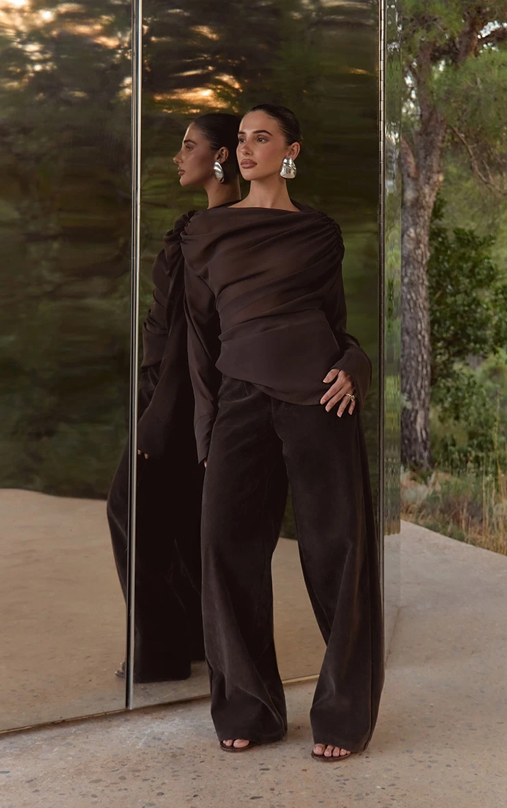 Prettylittlething Khaki Faux Suede Straight Leg Pants 1 Prettylittlething Khaki Faux Suede Straight Leg Pants