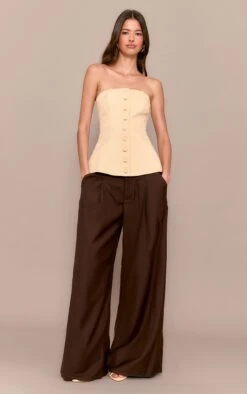 Prettylittlething Butter Yellow Woven Structured Bandeau Vest 7 Prettylittlething Butter Yellow Woven Structured Bandeau Vest -Pretty Little Thing Shop b00f1ef8afb76e3aaeba296b2fe13bd7ffde4a55 CNN0881 3 butter yellow woven structured bandeau waistcoat