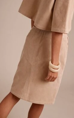 Prettylittlething Sand Faux Suede Midi Skirt 8 Prettylittlething Sand Faux Suede Midi Skirt -Pretty Little Thing Shop b2336b327acd451124efa4e4c6722802c6f790de CNO6380 3 sand faux suede midi skirt