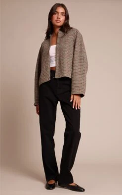 Prettylittlething Brown Checked PU Collar Zip Up Jacket -Pretty Little Thing Shop b2ad2fa05af4f6d54e9efc42acee321105db4b16 CNN8535 3 brown checked pu collar zup up jacket