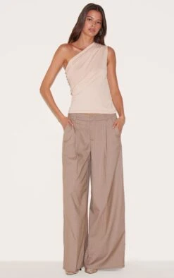 Prettylittlething Cream Soft Cotton Asymmetric One Shoulder Top -Pretty Little Thing Shop bb4ff374ab24eb45e2d7d2e685aaac4157b5fafa CNM4695 3 cream soft cotton asymmetric one shoulder top