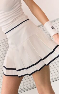 Prettylittlething White Contrast Stripe Box Pleat Mini Skirt 8 Prettylittlething White Contrast Stripe Box Pleat Mini Skirt -Pretty Little Thing Shop bc03e9a1a41ba9628bddfd877418ea98ee883ad4 CNN3214 3 white contrast stripe box pleat mini skirt