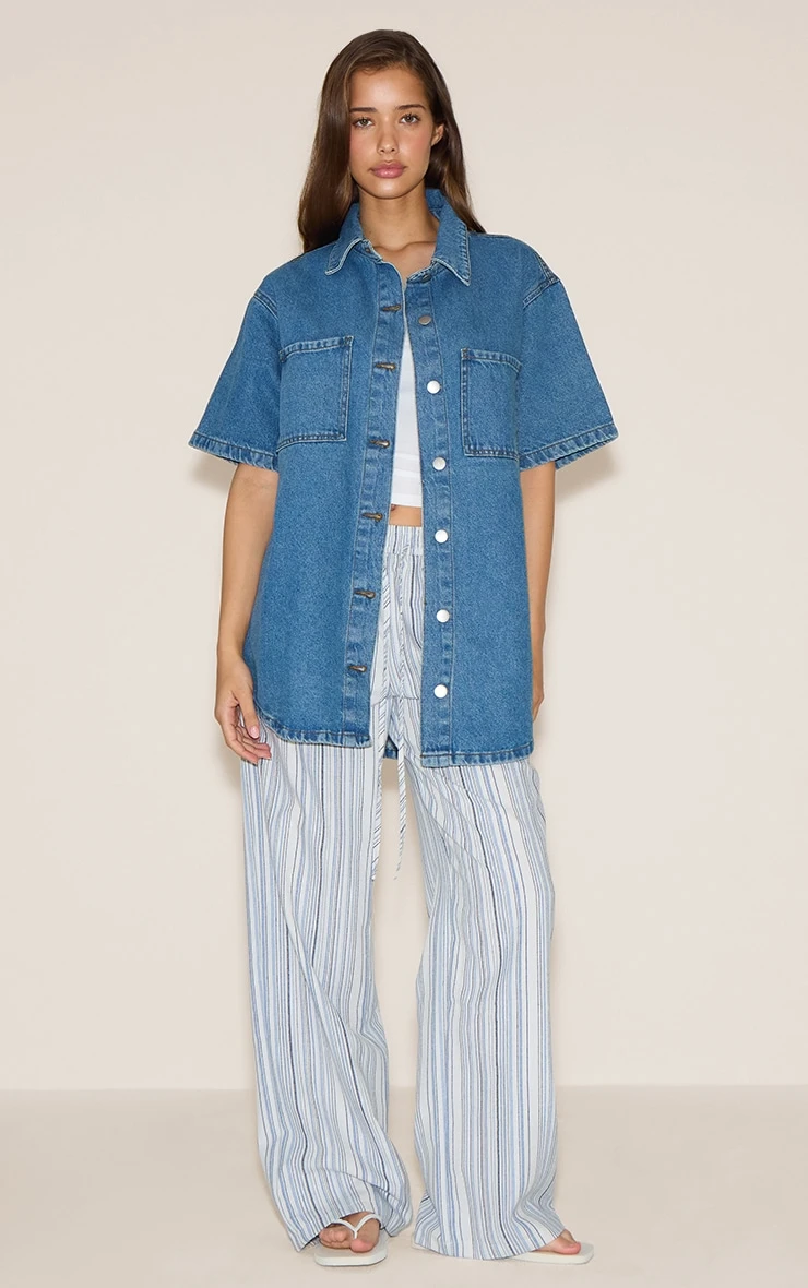 Prettylittlething Mid Blue Wash Pocket Detail Oversized Denim Shirt - Image 3