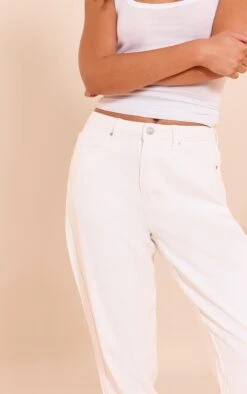 Prettylittlething White High Waist Mom Style Jeans 8 Prettylittlething White High Waist Mom Style Jeans -Pretty Little Thing Shop bdc6fadb32b906fb61562209e2d2b56bf9ce044c CNM2417 4 white high waist mom style jeans
