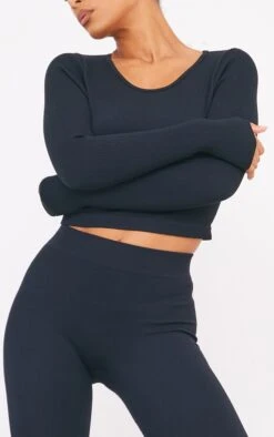 Prettylittlething Black Structured Snatched Ribbed Round Neck Long Sleeve Crop Top -Pretty Little Thing Shop bde72c4e5a2e278cd06aaba521427d855a5a13c5 cmv3165 4