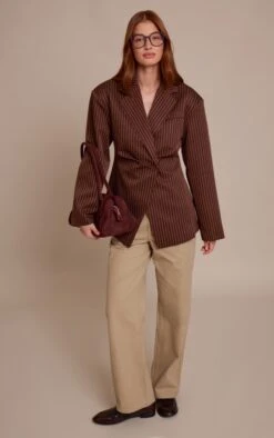 Prettylittlething Chocolate Pinstripe Gathered Cinched Waist Blazer -Pretty Little Thing Shop bf5923e22a68bfb7ebb53383b7d36a90cf054971 CNN8502 3 chocolate pinstripe gathered cinched waist blazer