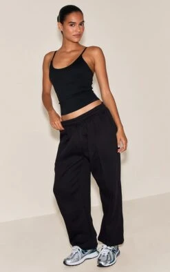 Black Pintuck Oversized Cuffed Sweatpant -Pretty Little Thing Shop c16de9e60819385663b72e476163f9fd83e85ff7 CNO2071 2 black pintuck oversized cuffed jogger
