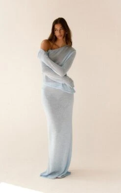 Prettylittlething Blue Filigree Maxi Skirt -Pretty Little Thing Shop c2879e8b1691ce255f2ddaec6977b772429d4de9 CNN6441 5 blue filigree maxi skirt