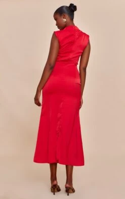 Prettylittlething Red Satin Boat Neck Fishtail Midi Dress -Pretty Little Thing Shop c2a280d5f00cb8cf6caa06ec198aad604b49f7f6 CNN3354 2 red satin boat neck fishtail midi dress