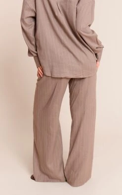 Prettylittlething Taupe Pinstripe Casual Pant -Pretty Little Thing Shop c3fe829e304f7c090f504376e549256f4f43a5f5 CNN4170 3 taupe pinstripe casual trouser