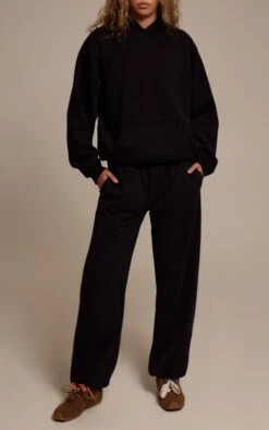 Black Cotton Fleece Cuffed Sweatpants -Pretty Little Thing Shop ca1ccd6553bbe21f09556234dff551a5be61dd6e CNO0248 2 black cotton fleece cuffed sweatpants
