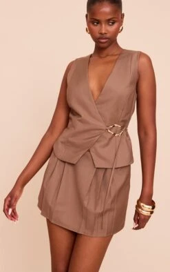 Prettylittlething Mocha Woven Pleated Mini Skirt