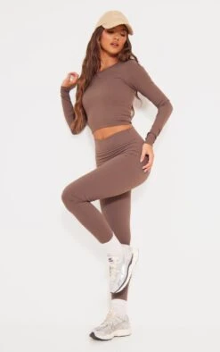 Prettylittlething Coffee Snatched Sculpt Long Sleeve Crop Top -Pretty Little Thing Shop d054d15022fa5fd2a3e7f79f2e408a6337f62c1d cng5270 3
