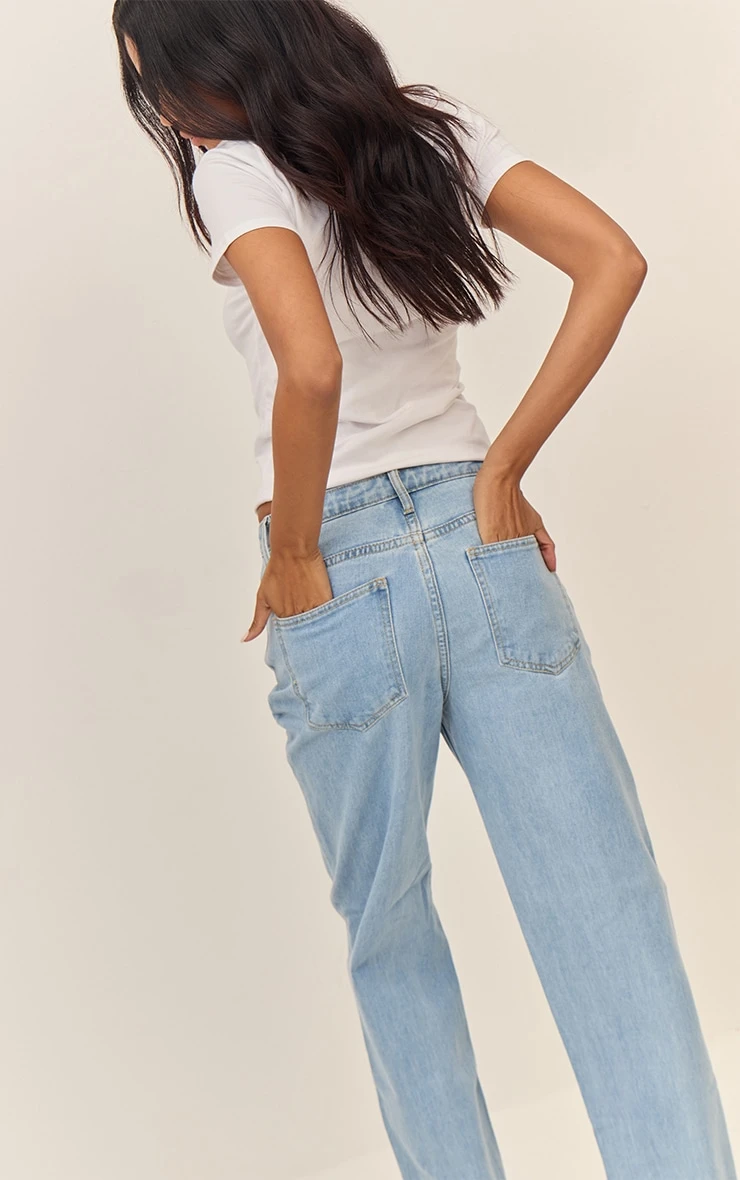 PRETTYLITTLETHING Light Blue Wash High Waist Straight Leg Jeans 4 PRETTYLITTLETHING Light Blue Wash High Waist Straight Leg Jeans - Image 4