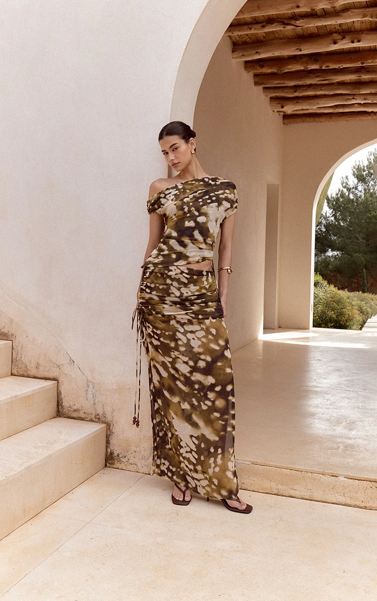 Prettylittlething Stone Blurred Abstract Printed Chiffon Ruched Bead Detail Maxi Skirt - Image 2