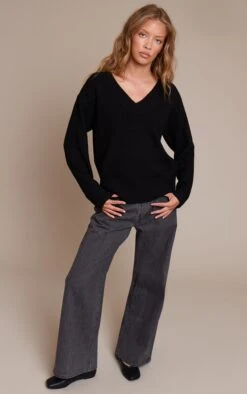 Prettylittlething Black V Neck Knitted Sweater 7 Prettylittlething Black V Neck Knitted Sweater -Pretty Little Thing Shop d5aa71d69d900bf2eeccad201ba16fb02b528235 CNN6377 3 black v neck knitted jumper