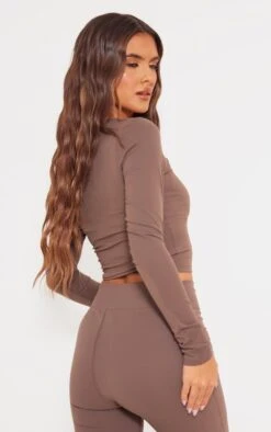 Prettylittlething Coffee Snatched Sculpt Long Sleeve Crop Top -Pretty Little Thing Shop d628032d364f71995445be938779ae44f528e4cc cng5270 2