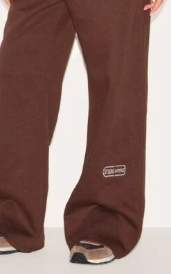 Prettylittlething Chocolate Studio Archives Embroidered Thin Waistband Drop Crotch Sweatpants -Pretty Little Thing Shop d69f0d752b6abc6b94370b2a7f016830d74a3b82 CNM4805 4 chocolate studio archives embroidered thin waistband drop crotch joggers