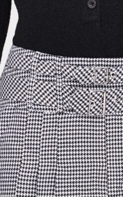 Prettylittlething Black Gingham Double Buckle Pleated Mini Skirt -Pretty Little Thing Shop d797474274a3083811fbf9e31818482fb9df4c98 cnk8153 5