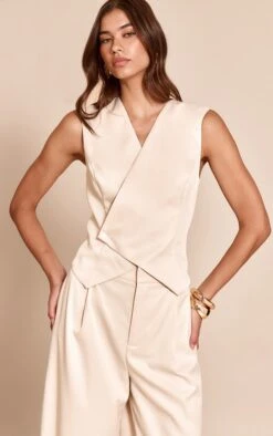 Prettylittlething Cream Woven Tailored Asymmetric Vest Jumpsuit 8 Prettylittlething Cream Woven Tailored Asymmetric Vest Jumpsuit -Pretty Little Thing Shop e018a7db4fe1b7d19307bdaa6983691014820d3a CNN7788 4 cream woven tailored asymmetric waistcoat jumpsuit