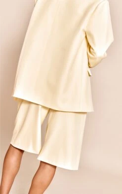 Prettylittlething Butter Yellow Tailored Woven Pleated Longline Shorts 7 Prettylittlething Butter Yellow Tailored Woven Pleated Longline Shorts -Pretty Little Thing Shop e052e9ae6adb50e2058ee93c71e7d5533cfa9bd9 CNN7660 3 butter yellow tailored woven pleated longline short