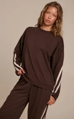 Prettylittlething Espresso Contrast Striped Wide Leg Sweatpants -Pretty Little Thing Shop e1236db86fc16bd7639bfc5d06092adc1983d787 CNO4563 4 espresso contrast striped wide leg joggers