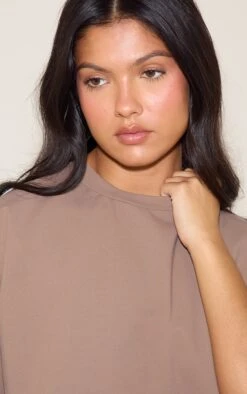 Prettylittlething Chocolate Interlock Crew Neck T-shirt 8 Prettylittlething Chocolate Interlock Crew Neck T-shirt -Pretty Little Thing Shop e176134964594415c8c77f556deb5e6b93f545a9 CNN7573 4 chocolate interlock crew neck t shirt