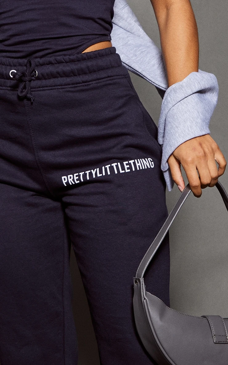 PRETTYLITTLETHING Navy Logo High Waisted Cuffed Sweatpant 4 PRETTYLITTLETHING Navy Logo High Waisted Cuffed Sweatpant - Image 4