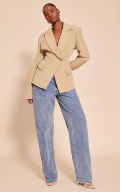 Prettylittlething Sage Cinch Waist Lapel Point Detail Blazer -Pretty Little Thing Shop e686caa8122032bdbc7ec83581f6a60c6779c206 CNN2989 3 sage cinch waist lapel point detail blazer