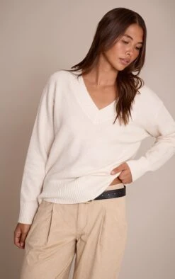 Prettylittlething Cream V Neck Knitted Sweater