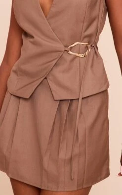 Prettylittlething Mocha Woven Pleated Mini Skirt 10 Prettylittlething Mocha Woven Pleated Mini Skirt -Pretty Little Thing Shop ed2ae2173aadce114d62d9c9e3638d3a720b662f CNN4743 5 mocha woven pleated trim tie mini skirt
