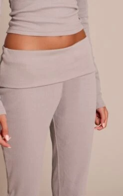 Prettylittlething Ash Grey Fold Over Straight Leg Pant 8 Prettylittlething Ash Grey Fold Over Straight Leg Pant -Pretty Little Thing Shop f0cd82d1ad4e87ee351f199bef5459240a8a0513 CNO4225 4 ash grey fold over straight leg trouser