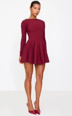Burgundy Stretch Woven Boat Neck Long Sleeve Pleated Shift Dress -Pretty Little Thing Shop f11c782898f728ef843377c4e54b8a47688a9f3f cnl1648 3